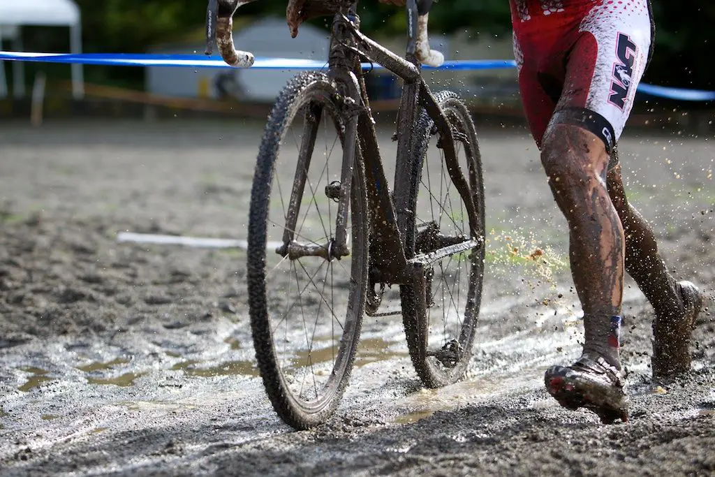 Mourey runs the sand. Rad Racing GP 2010 © Joe Sales